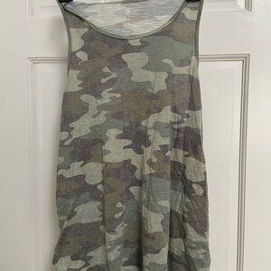 SO Favorite Tank Camo Print Scoop Neck Sleeveless Top - Size L